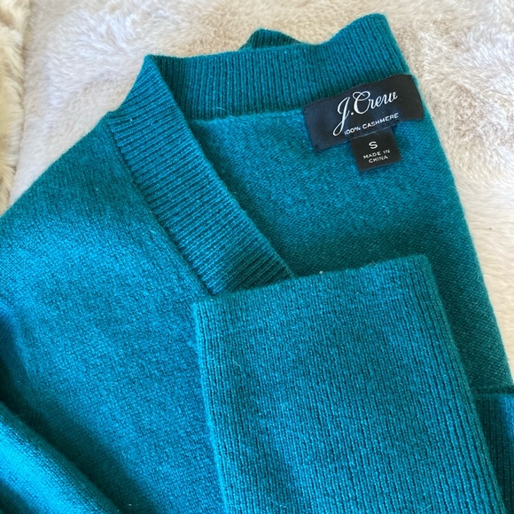 J Crew Emerald Green V-Neck - Picture 1 of 4